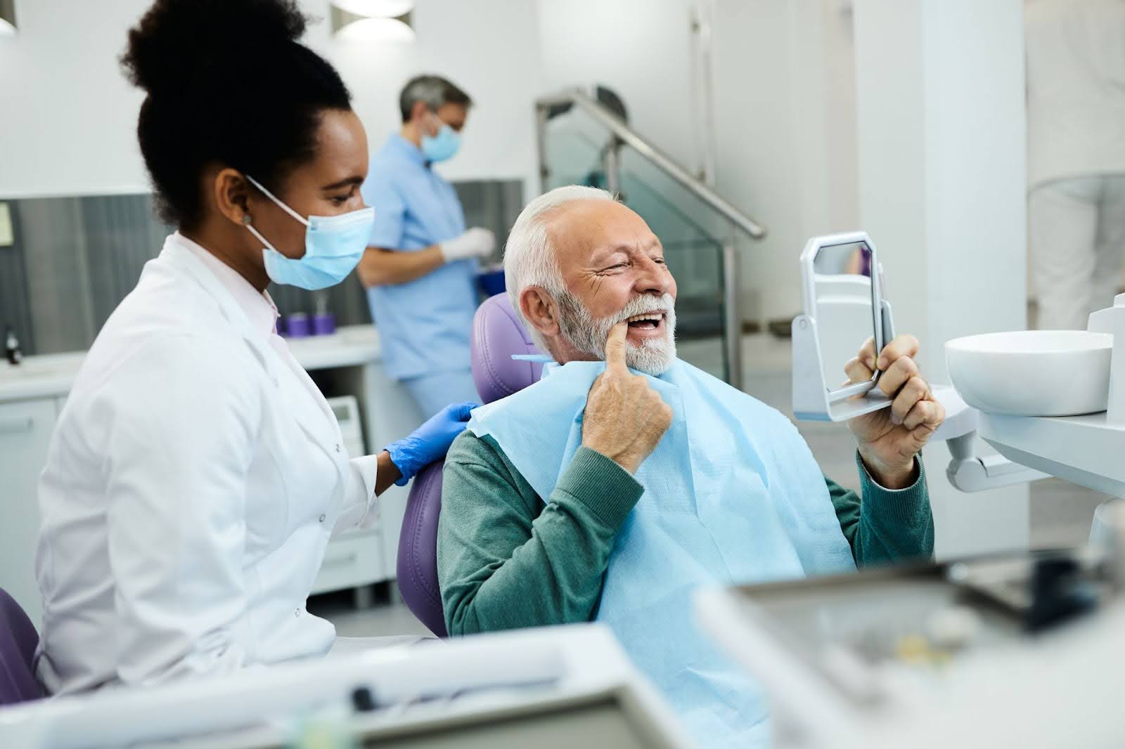 All-On-4 implants and snap-on dentures are both full-arch dental solutions, but they differ in key areas: 