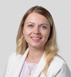 Dr. Annemarie Athansios